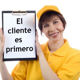 [:es]Clave del Exito: Mimar al cliente, pero antes hazlo con tus empleados[:en]A milestone to your business success: Care of your customers, but first your employee.[:]